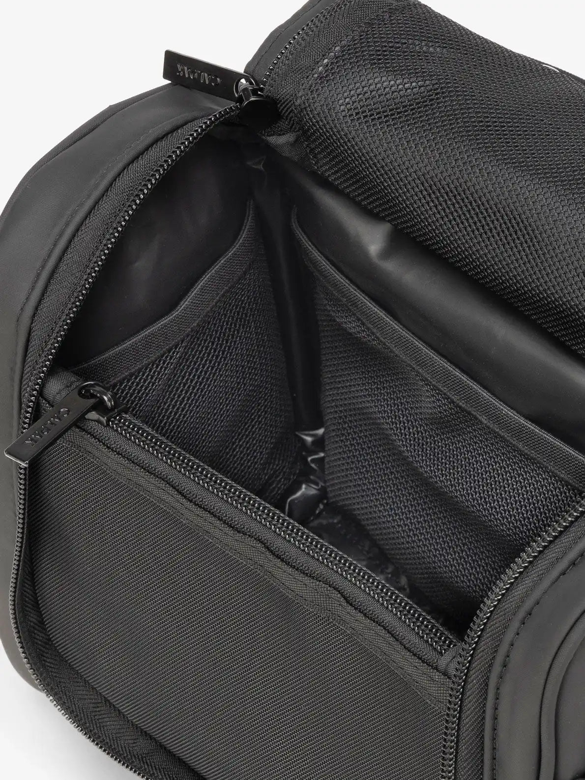 Luka Hanging Toiletry Bag