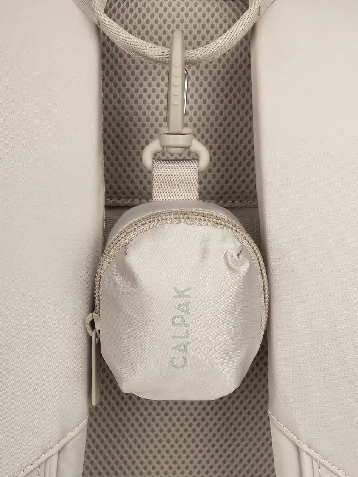 Fit Zip Bag Charm