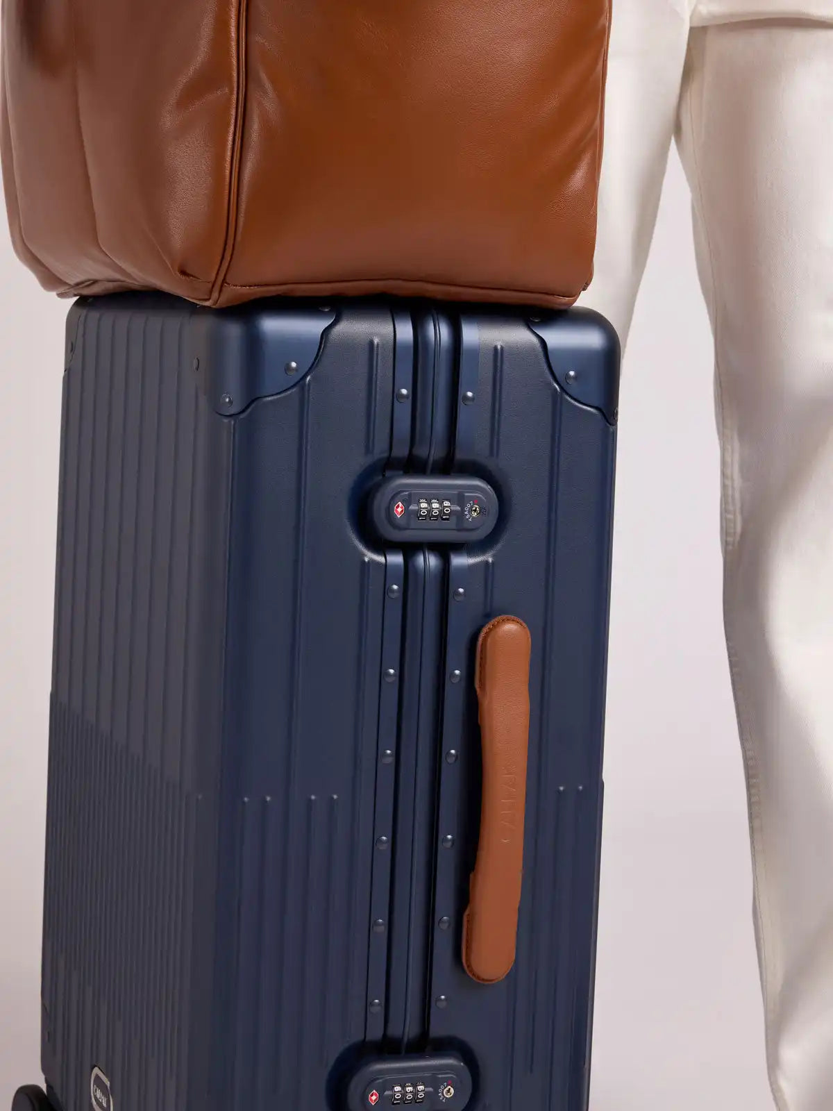 Vault Medium Luggage