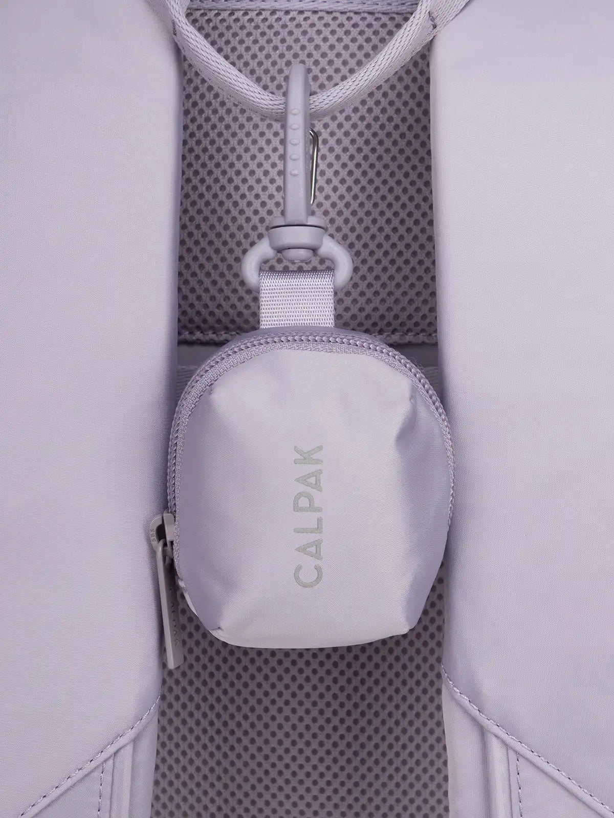 Fit Zip Bag Charm