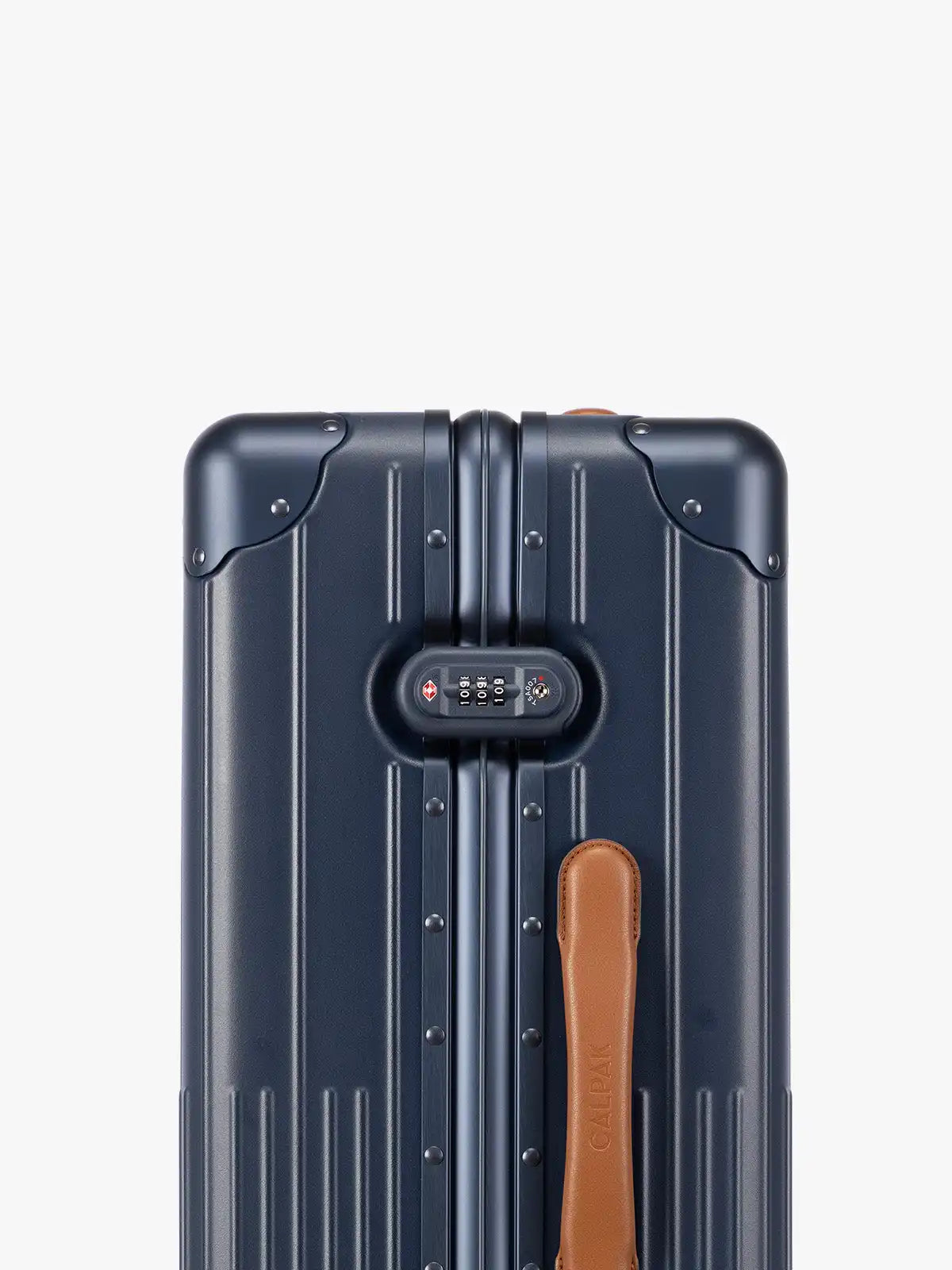 Vault Medium Luggage